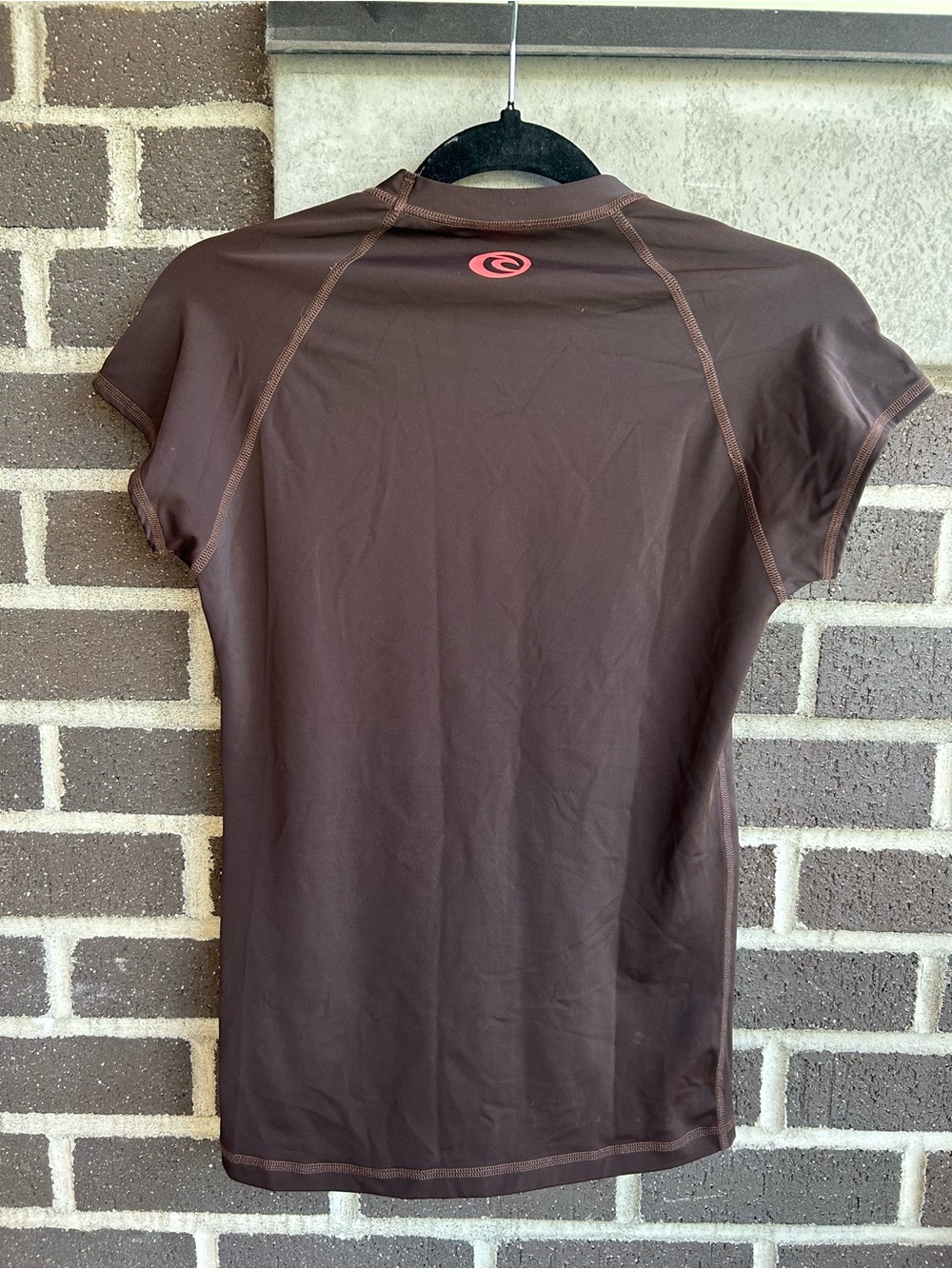 Rip Curl Brown Floral Script Rash Tee - Size 12 - Picture 3 of 3